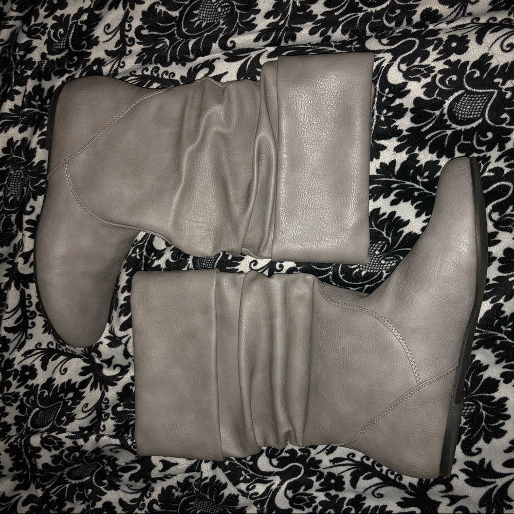 Grey boots